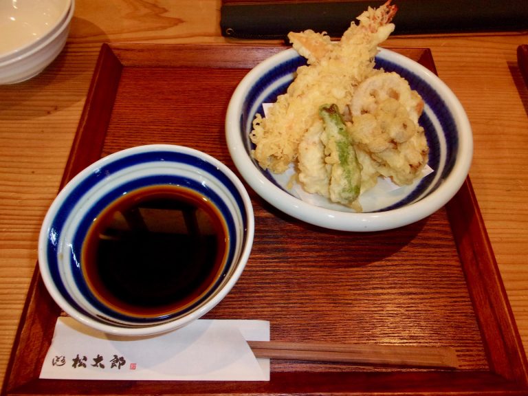 コシが自慢のこだわりうどん「うどん松太郎」