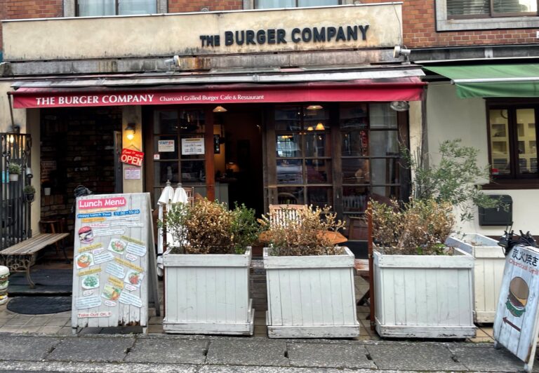 黒コショウのパンチが凄い!!　お腹がすいたら「THE　BURGER　COMPANY」